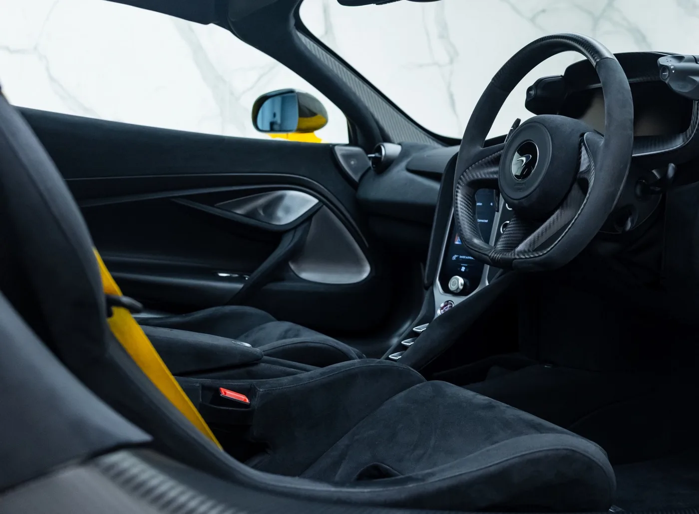 2024 McLaren 750S offered by a specialist dealer in Banstead, United Kingdom, photo 13 of 15