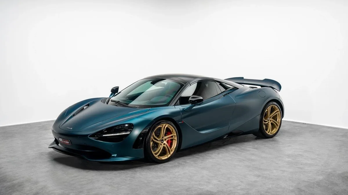2024 McLaren 750S Spider offered by a specialist dealer in Dubai, United Arab Emirates, photo 2 of 25