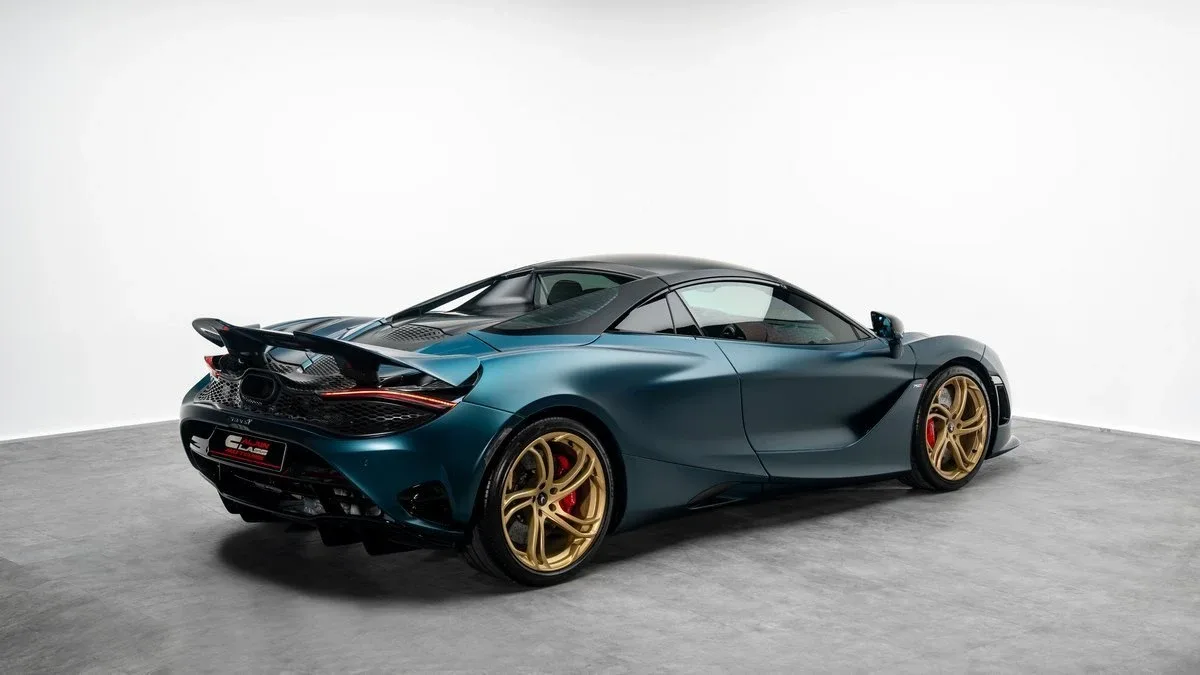2024 McLaren 750S Spider offered by a specialist dealer in Dubai, United Arab Emirates, photo 3 of 25