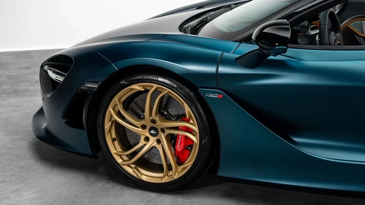 2024 McLaren 750S Spider offered by a specialist dealer in Dubai, United Arab Emirates, photo 6 of 25