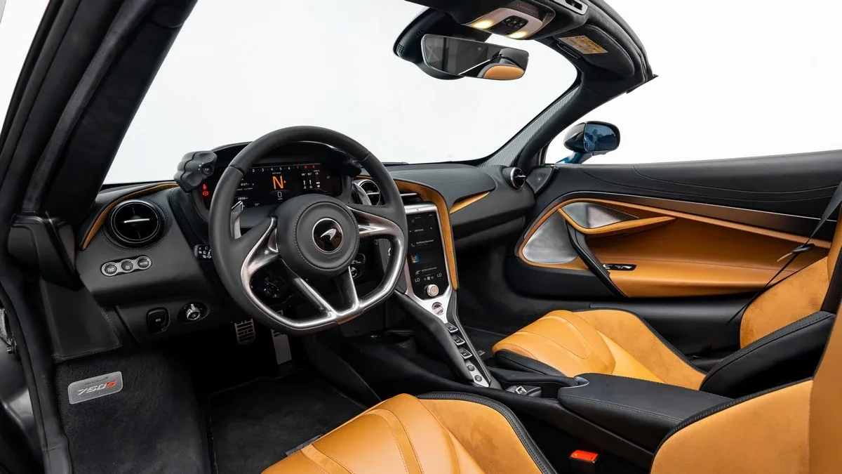 2024 McLaren 750S Spider offered by a specialist dealer in Dubai, United Arab Emirates, photo 10 of 25