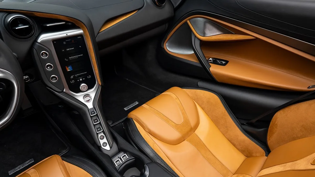 2024 McLaren 750S Spider offered by a specialist dealer in Dubai, United Arab Emirates, photo 12 of 25