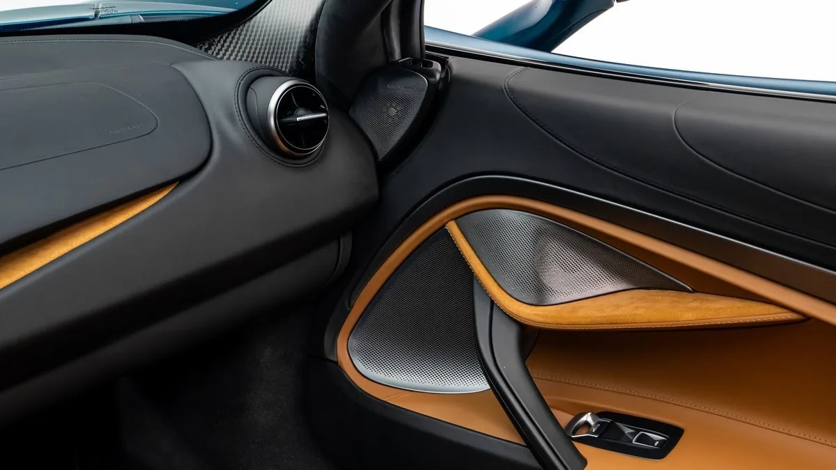 2024 McLaren 750S Spider offered by a specialist dealer in Dubai, United Arab Emirates, photo 16 of 25