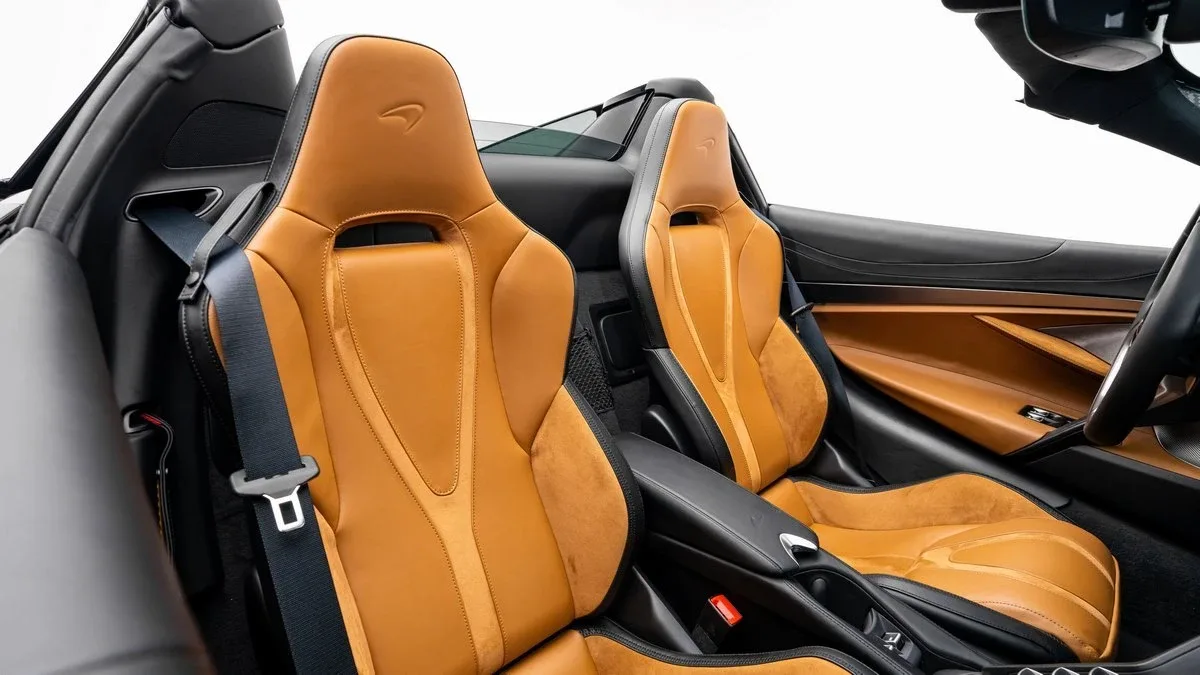 2024 McLaren 750S Spider offered by a specialist dealer in Dubai, United Arab Emirates, photo 18 of 25