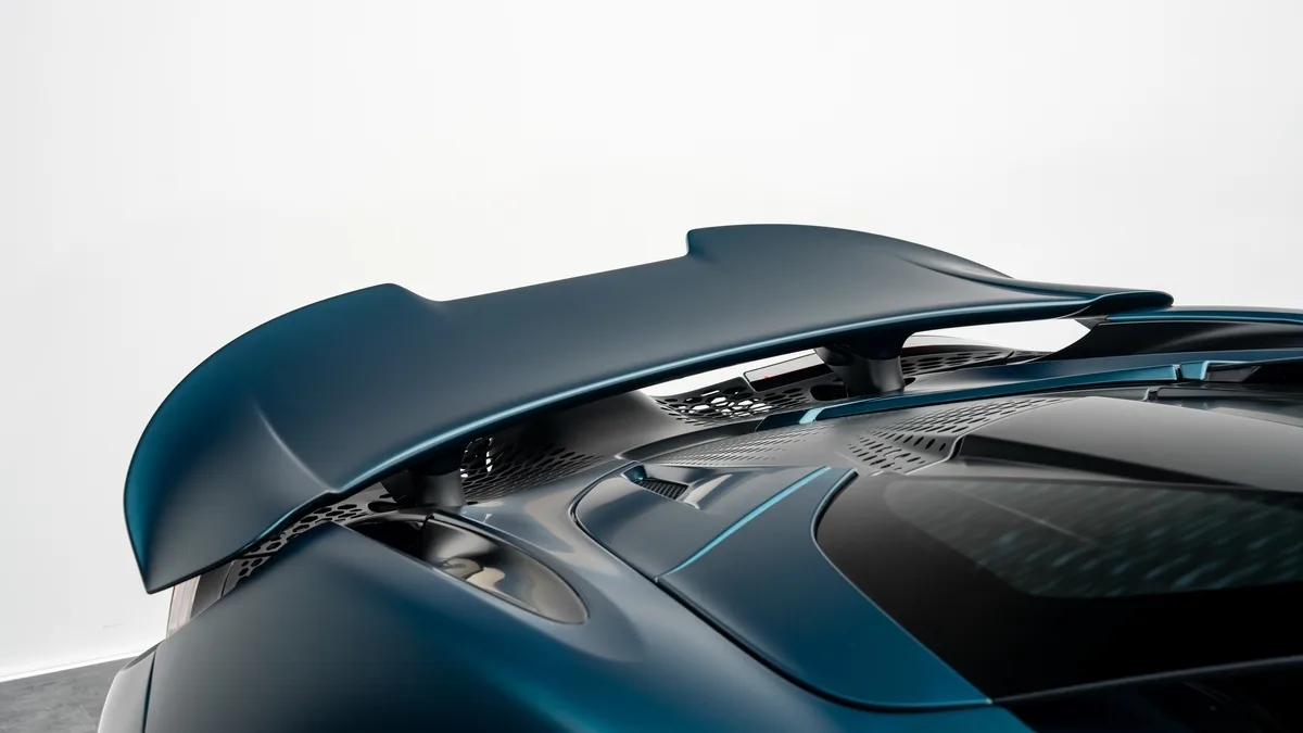 2024 McLaren 750S Spider offered by a specialist dealer in Dubai, United Arab Emirates, photo 22 of 25