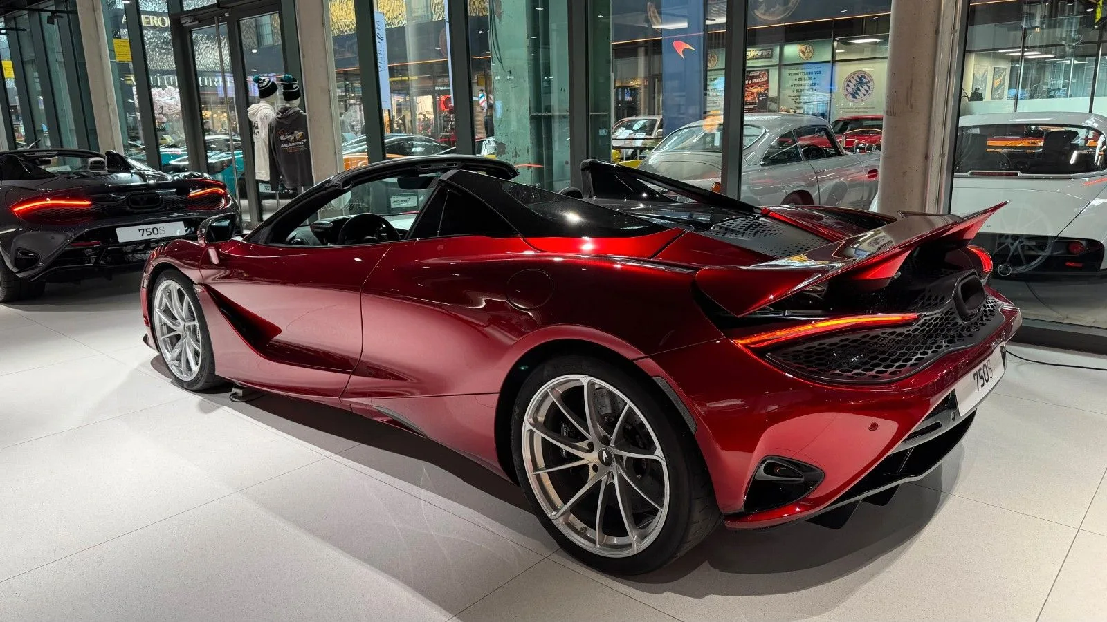 2024 McLaren 750S Spider, 2/11