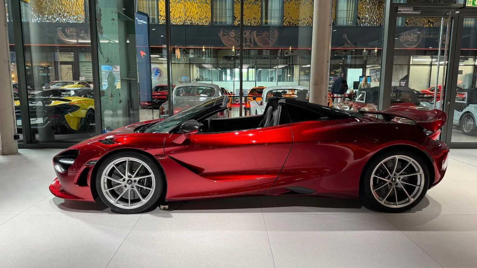 2024 McLaren 750S Spider angeboten von einem Vertragshändler in München, Deutschland, Hauptfoto