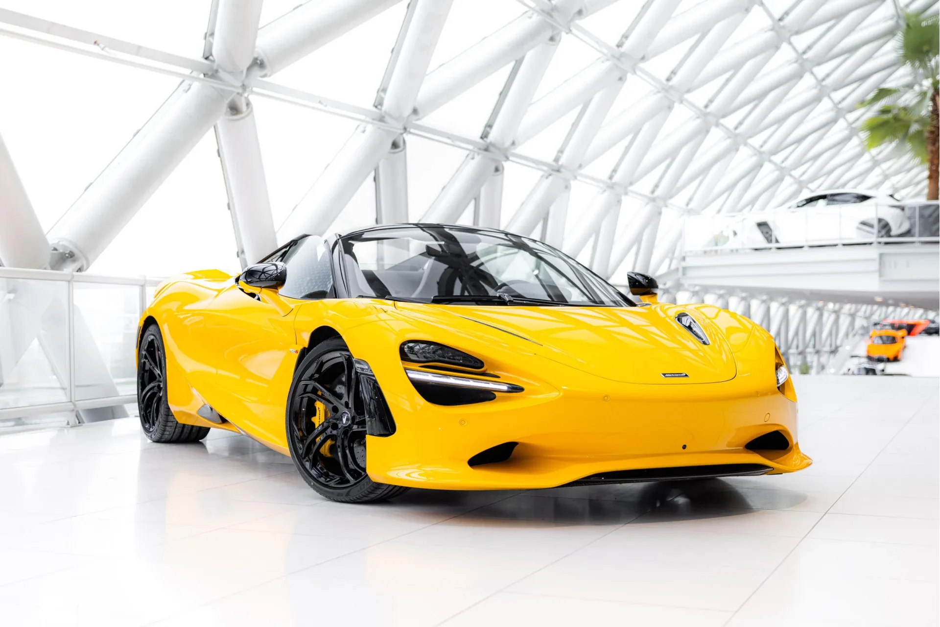 2024 McLaren 750S Spider angeboten von einem offiziellen McLaren und Morgan-Vertragshändler in Utrecht, Niederlande, Hauptfoto