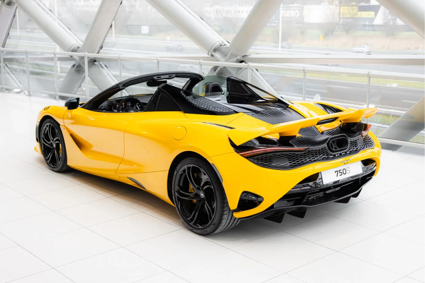 2024 McLaren 750S Spider offered by an official McLaren and Morgan dealer in Utrecht, Netherlands, photo 2 of 25