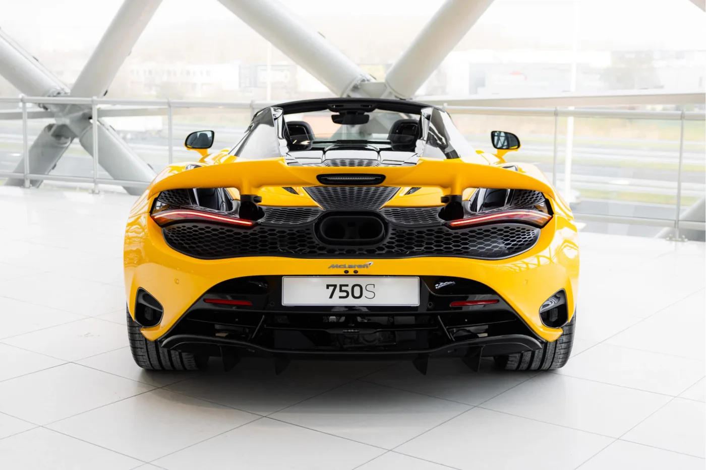 2024 McLaren 750S Spider offered by an official McLaren and Morgan dealer in Utrecht, Netherlands, photo 9 of 25