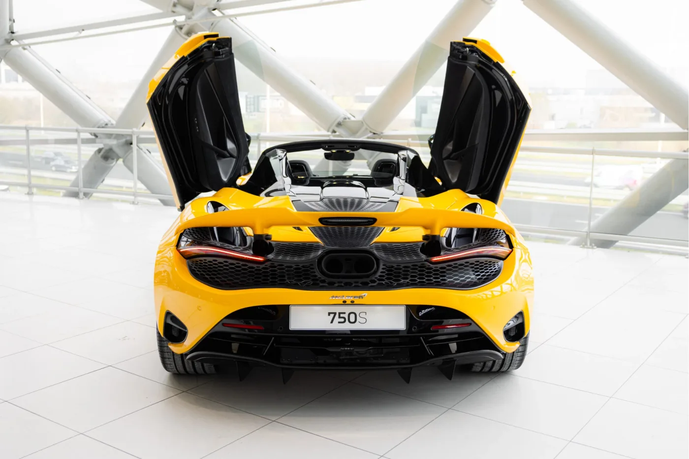 2024 McLaren 750S Spider offered by an official McLaren and Morgan dealer in Utrecht, Netherlands, photo 11 of 25