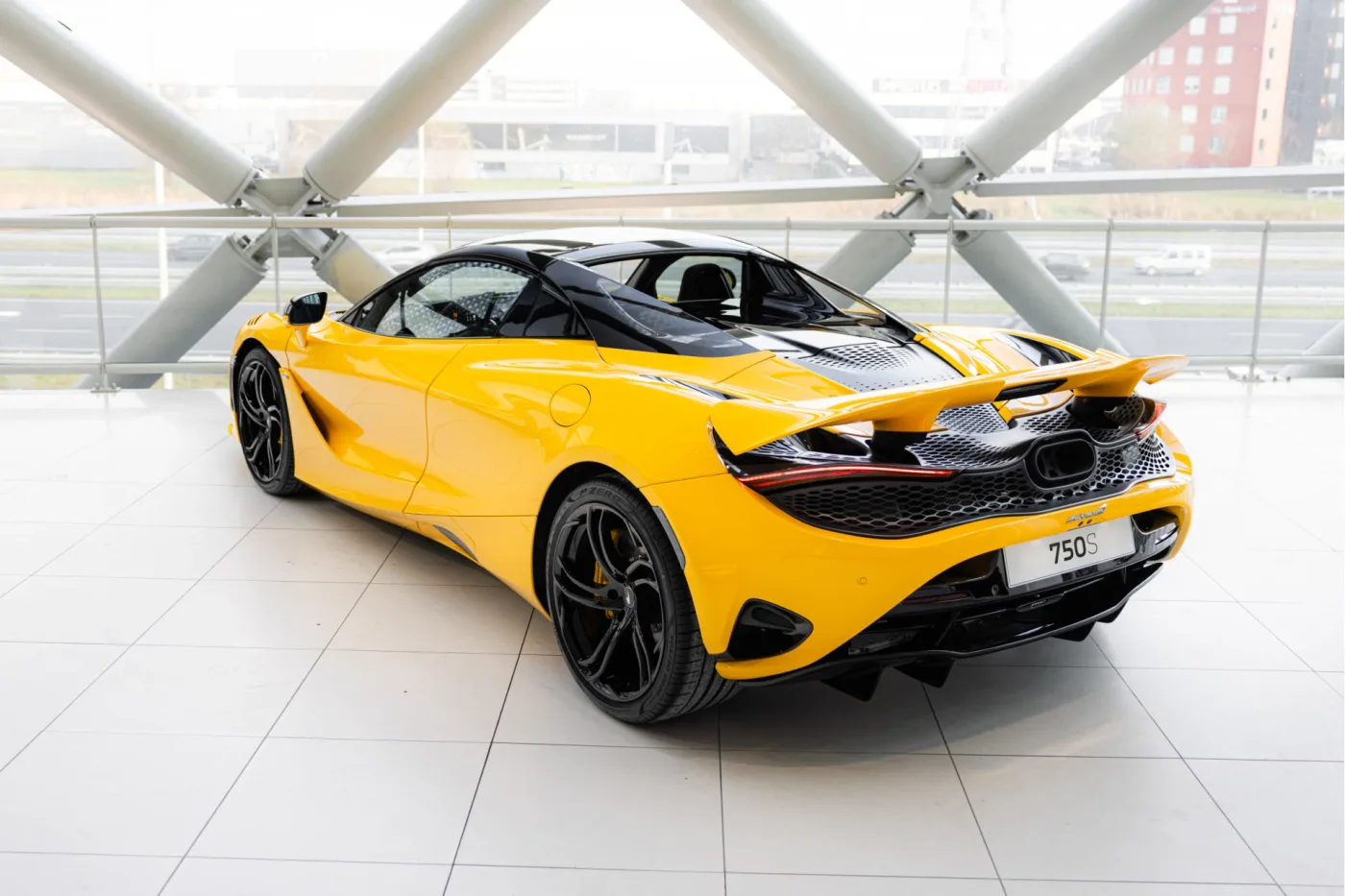2024 McLaren 750S Spider offered by an official McLaren and Morgan dealer in Utrecht, Netherlands, photo 14 of 25
