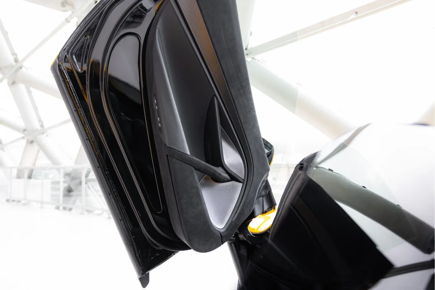 2024 McLaren 750S Spider offered by an official McLaren and Morgan dealer in Utrecht, Netherlands, photo 20 of 25