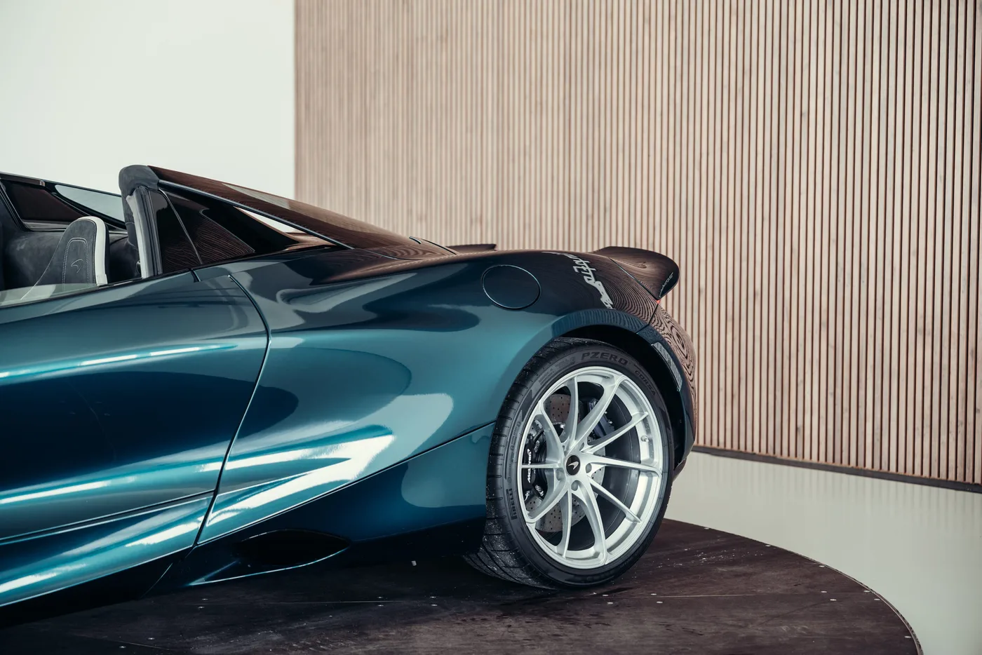 2024 McLaren 750S Spider angeboten von einem Oldtimerspezialisten in Stuttgart, Deutschland, Foto 14 von 25