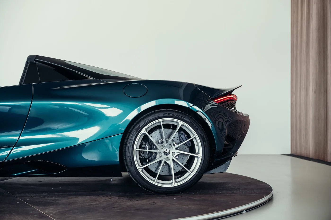 2024 McLaren 750S Spider angeboten von einem Oldtimerspezialisten in Stuttgart, Deutschland, Foto 15 von 25