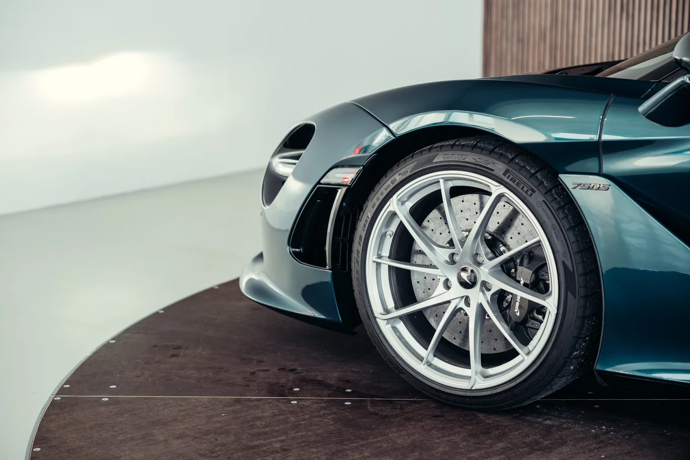 2024 McLaren 750S Spider angeboten von einem Oldtimerspezialisten in Stuttgart, Deutschland, Foto 19 von 25