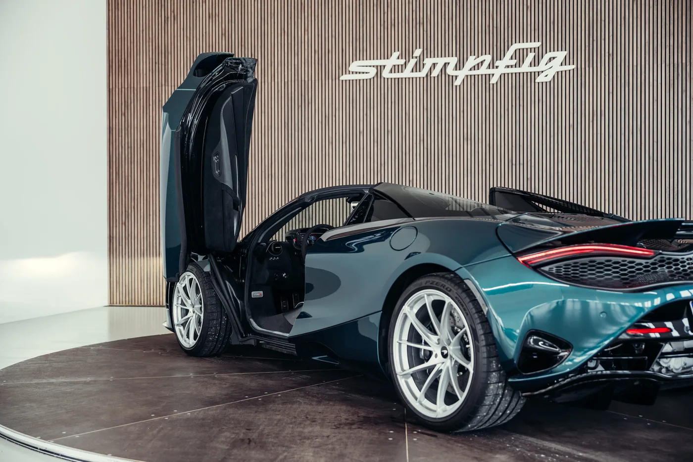 2024 McLaren 750S Spider angeboten von einem Oldtimerspezialisten in Stuttgart, Deutschland, Foto 21 von 25