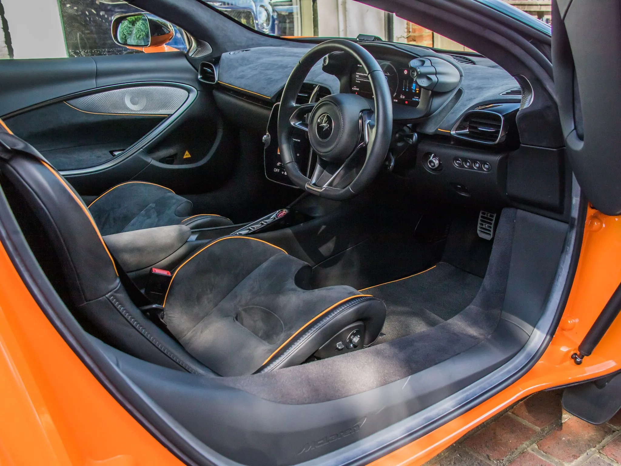 2024 McLaren Artura, 15/20