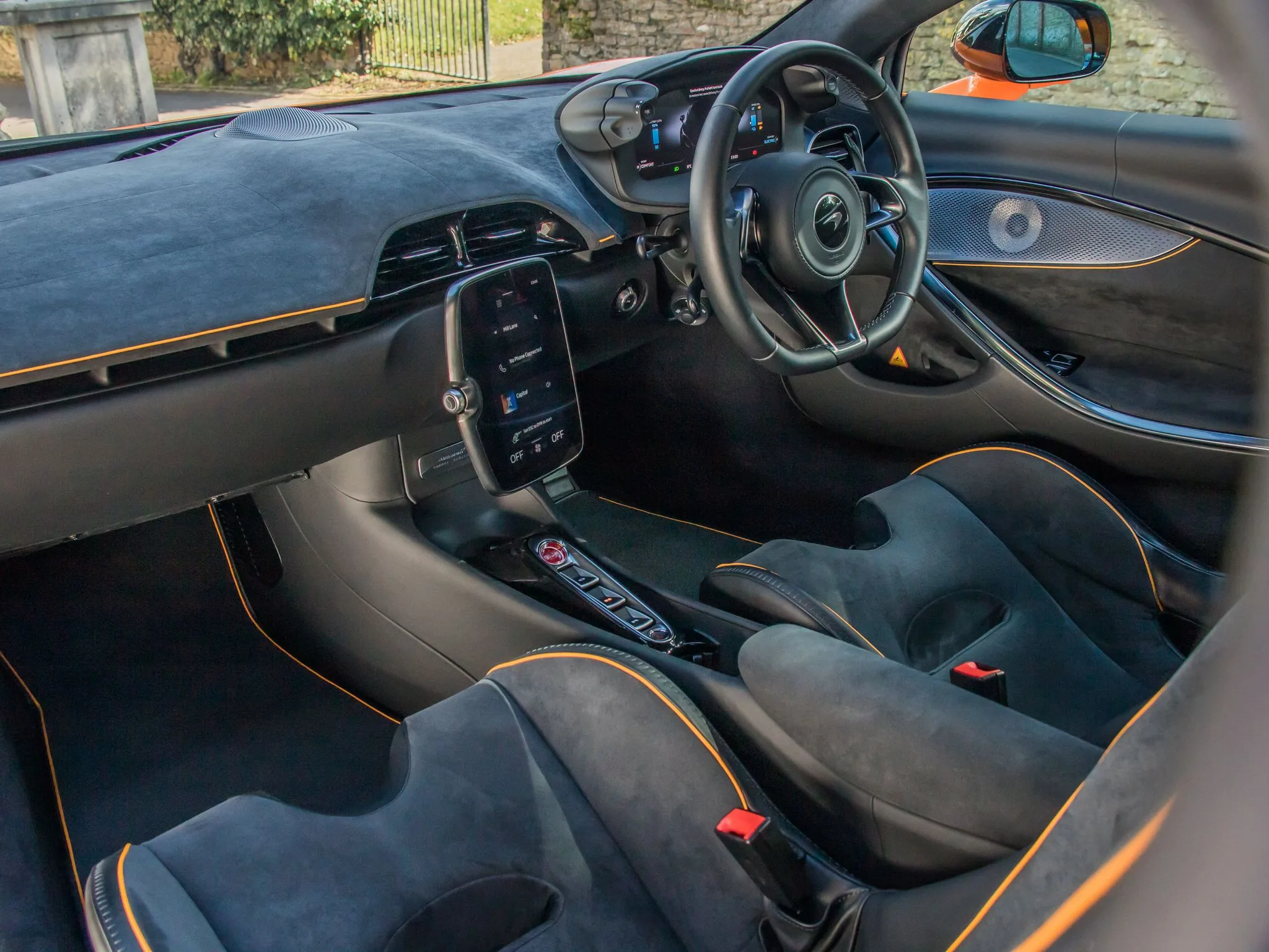 2024 McLaren Artura, 20/20