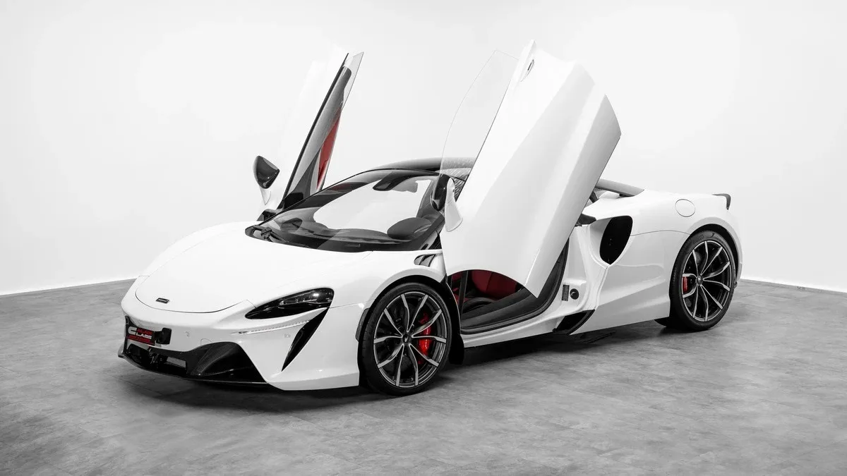 2024 McLaren Artura angeboten von einem Fachhändler in Dubai, Vereinigte Arabische Emirate, Foto 2 von 23