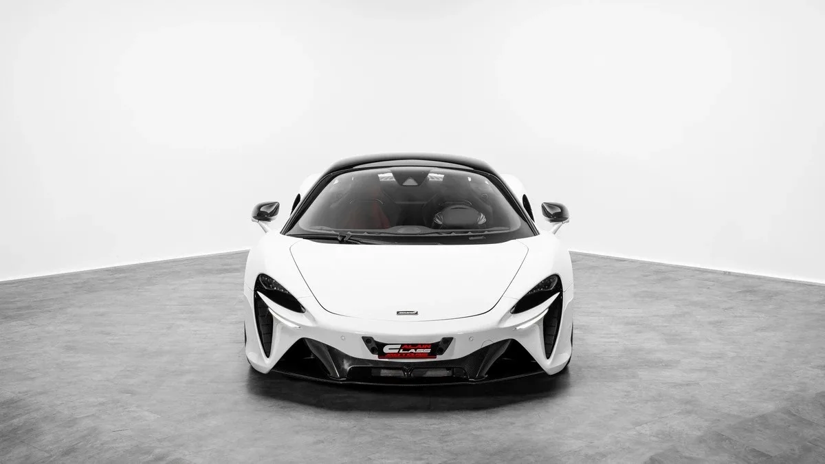 2024 McLaren Artura angeboten von einem Fachhändler in Dubai, Vereinigte Arabische Emirate, Foto 4 von 23