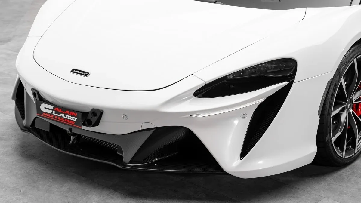 2024 McLaren Artura angeboten von einem Fachhändler in Dubai, Vereinigte Arabische Emirate, Foto 7 von 23