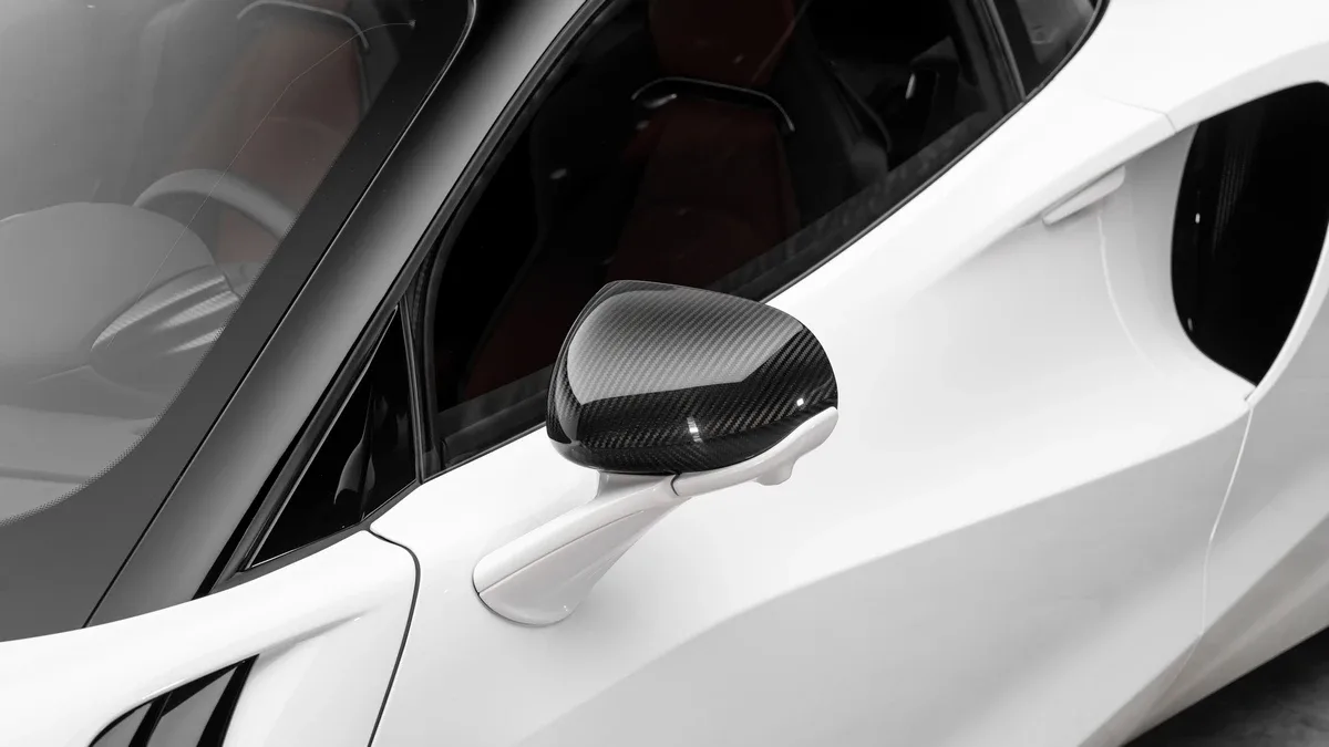 2024 McLaren Artura angeboten von einem Fachhändler in Dubai, Vereinigte Arabische Emirate, Foto 8 von 23