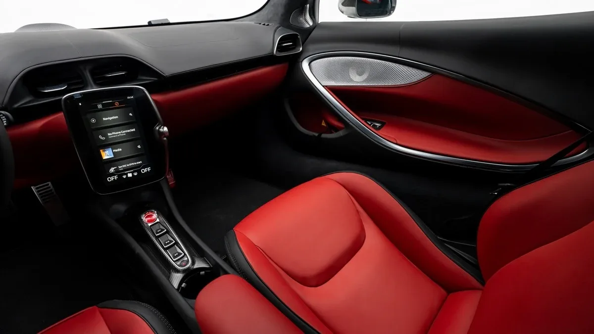 2024 McLaren Artura angeboten von einem Fachhändler in Dubai, Vereinigte Arabische Emirate, Foto 12 von 23