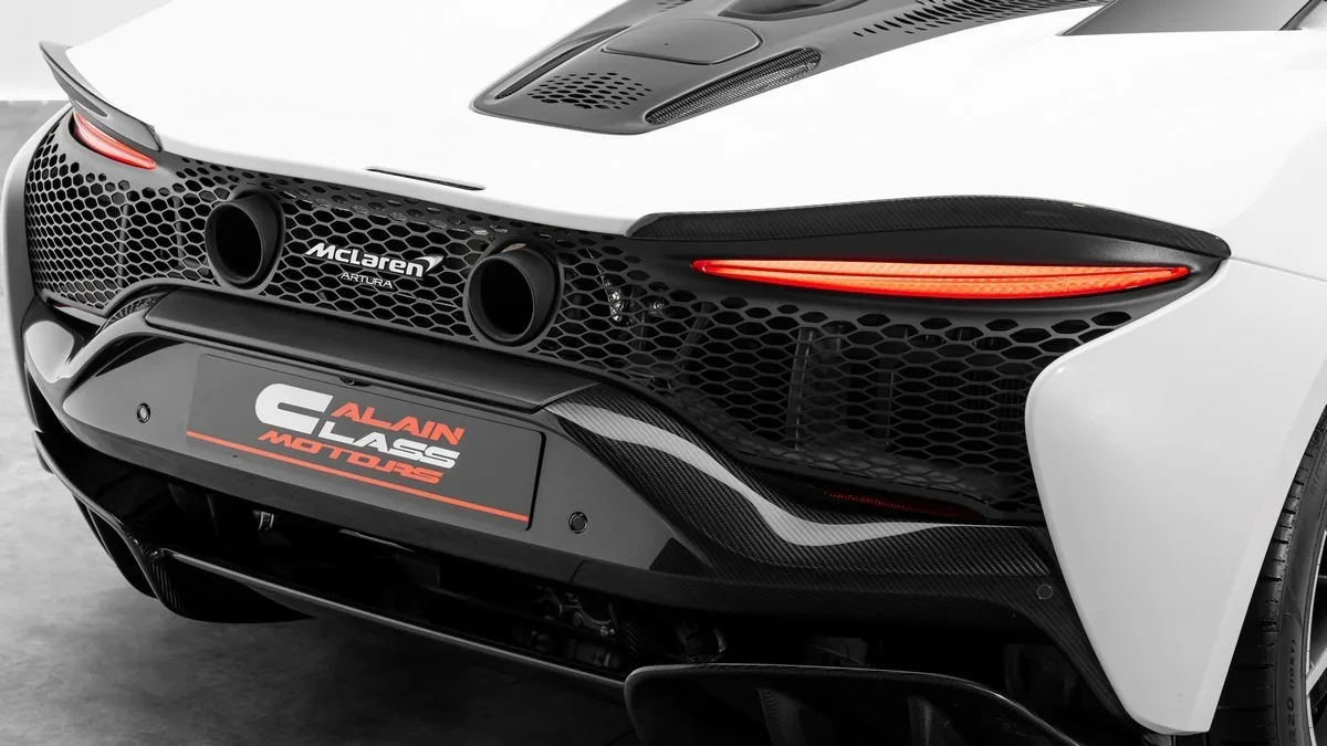 2024 McLaren Artura angeboten von einem Fachhändler in Dubai, Vereinigte Arabische Emirate, Foto 21 von 23