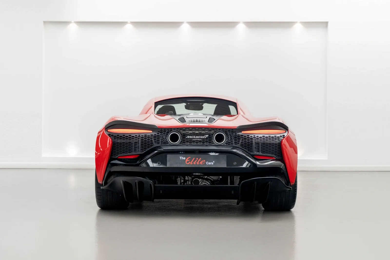 2024 McLaren Artura, 3/13