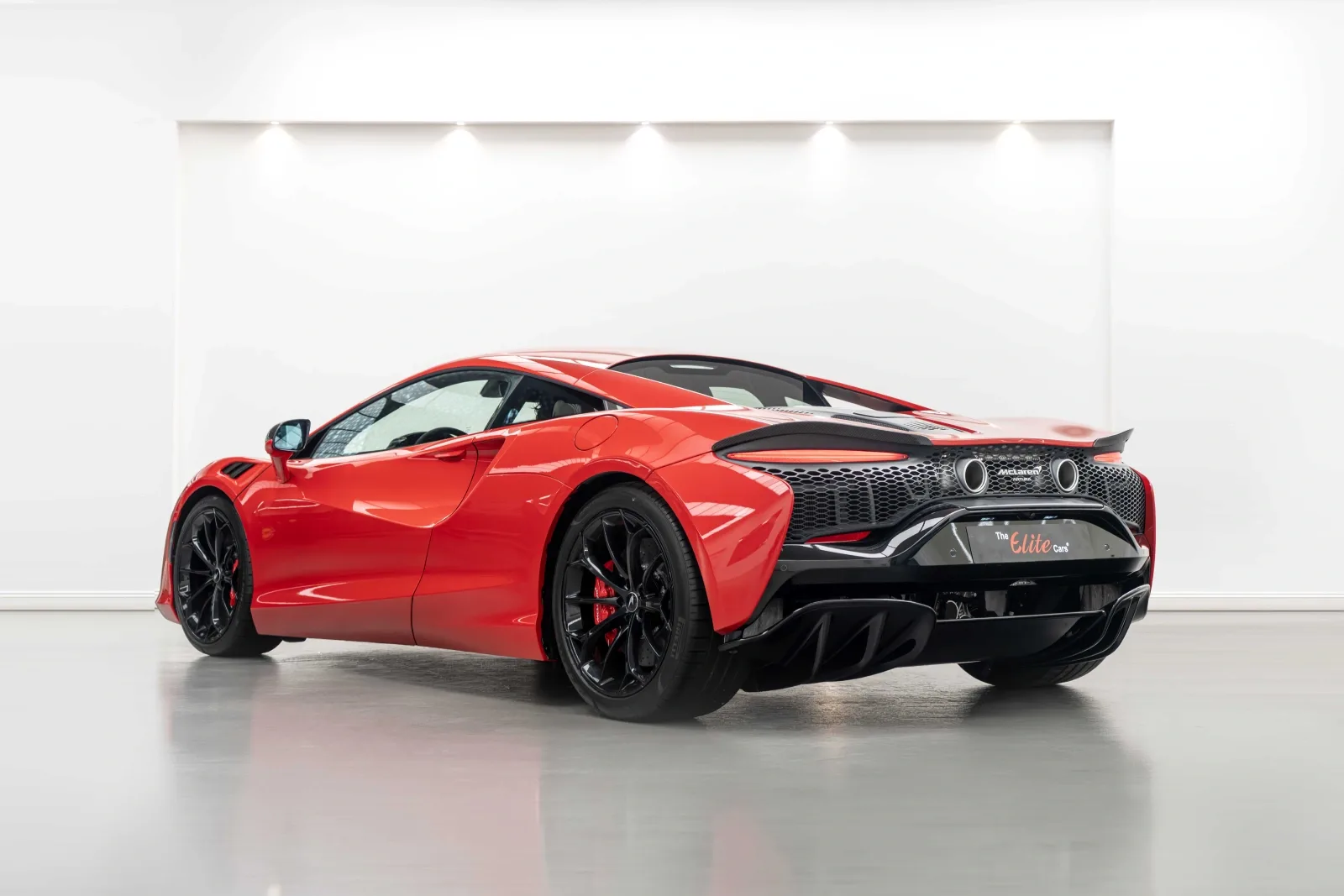 2024 McLaren Artura, 4/13