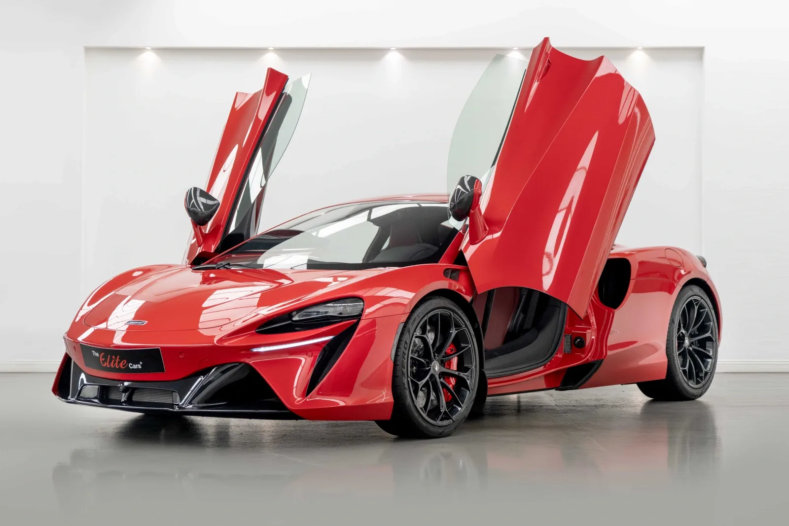 2024 McLaren Artura, 7/13