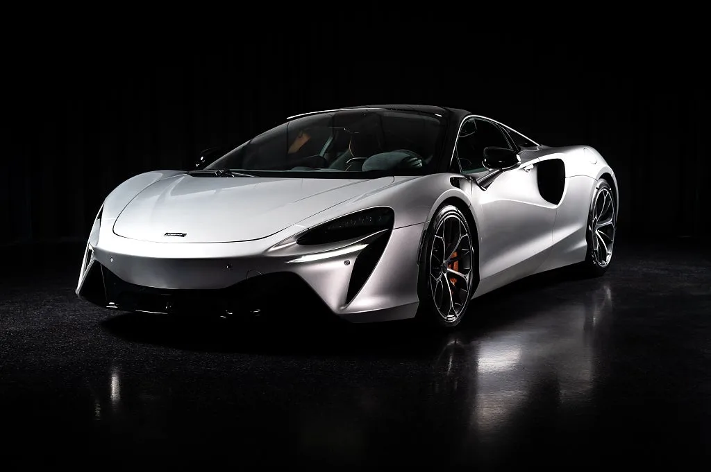 2024 McLaren Artura offered by an authorised dealer in Järfälla, Sweden, main photo
