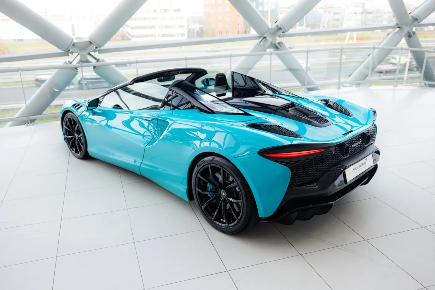 2024 McLaren Artura Spider offered by an official McLaren and Morgan dealer in Utrecht, Netherlands, photo 6 of 25