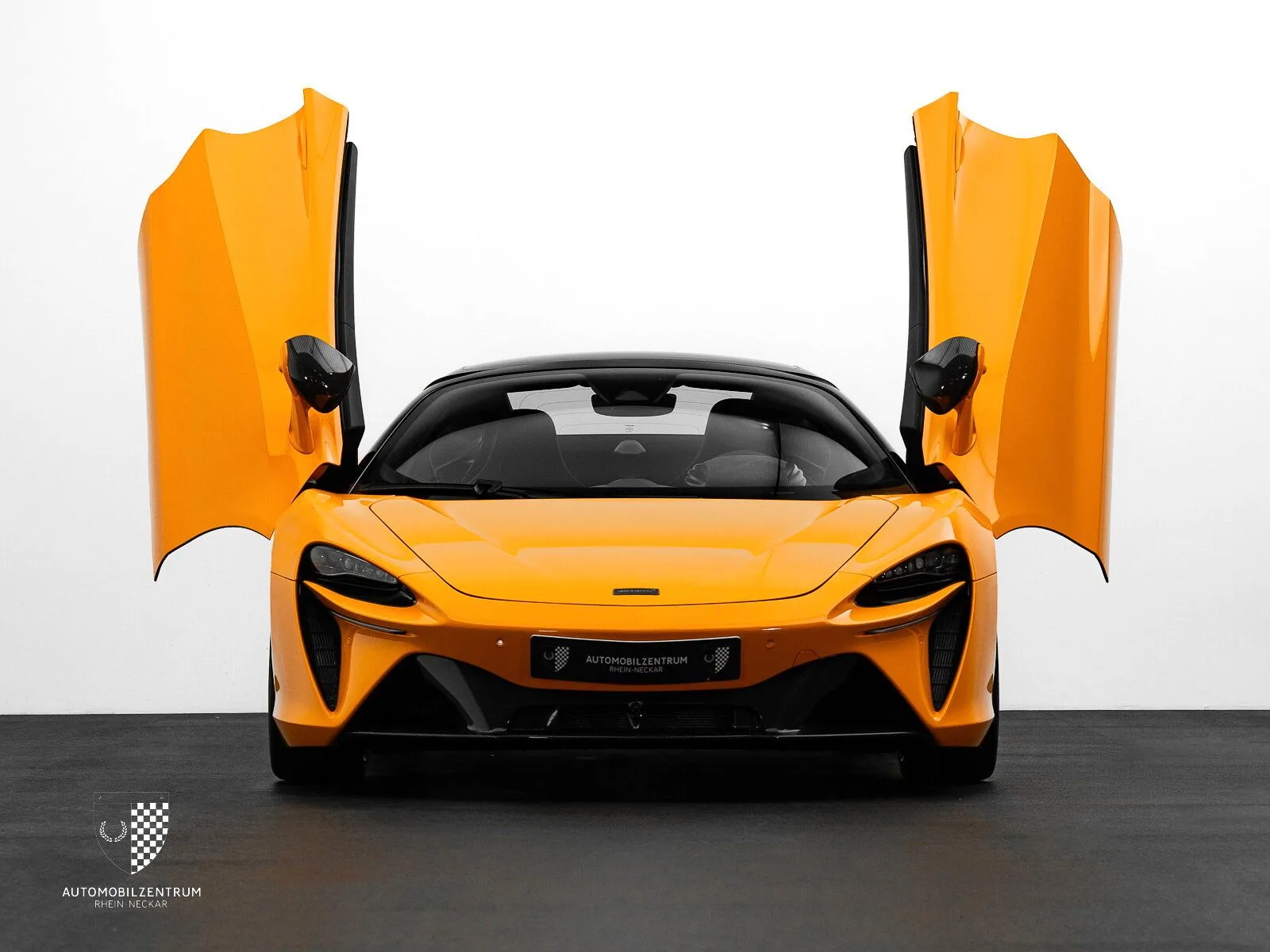 2024 McLaren Artura Spider, 2/30