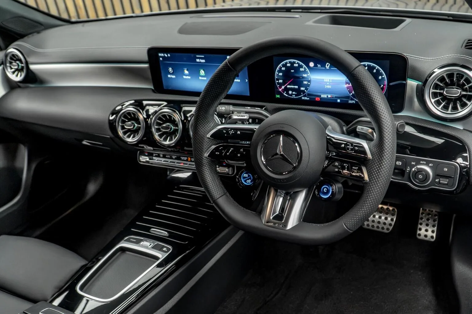 2024 Mercedes-AMG A 35 Premium Plus, 22/30