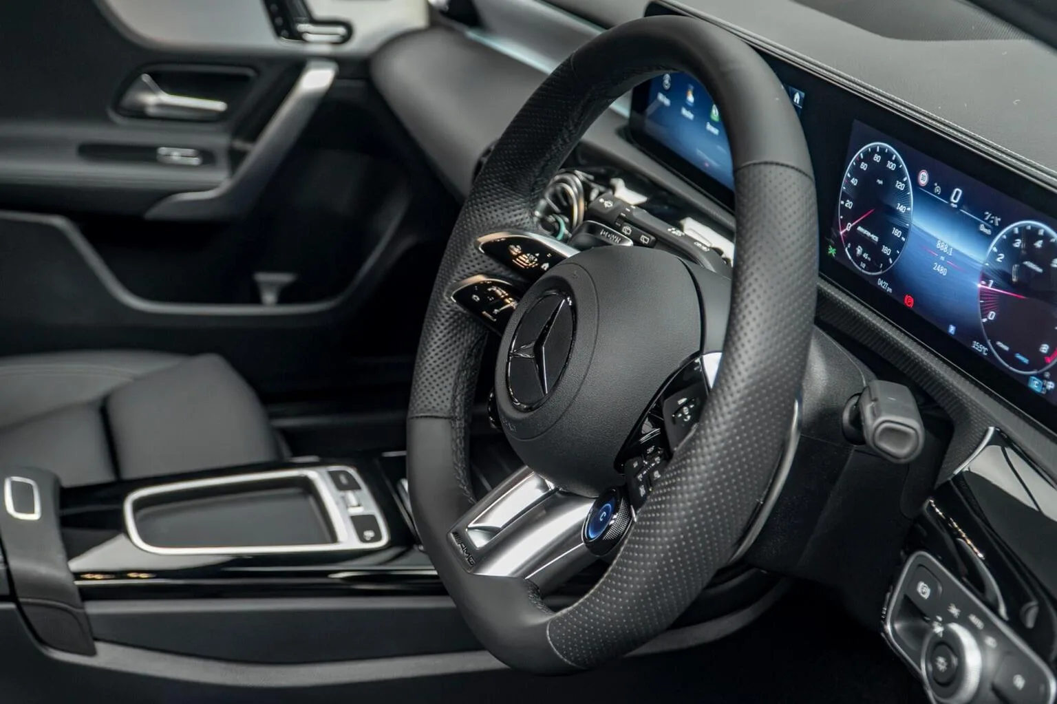 2024 Mercedes-AMG A 35 Premium Plus, 27/30
