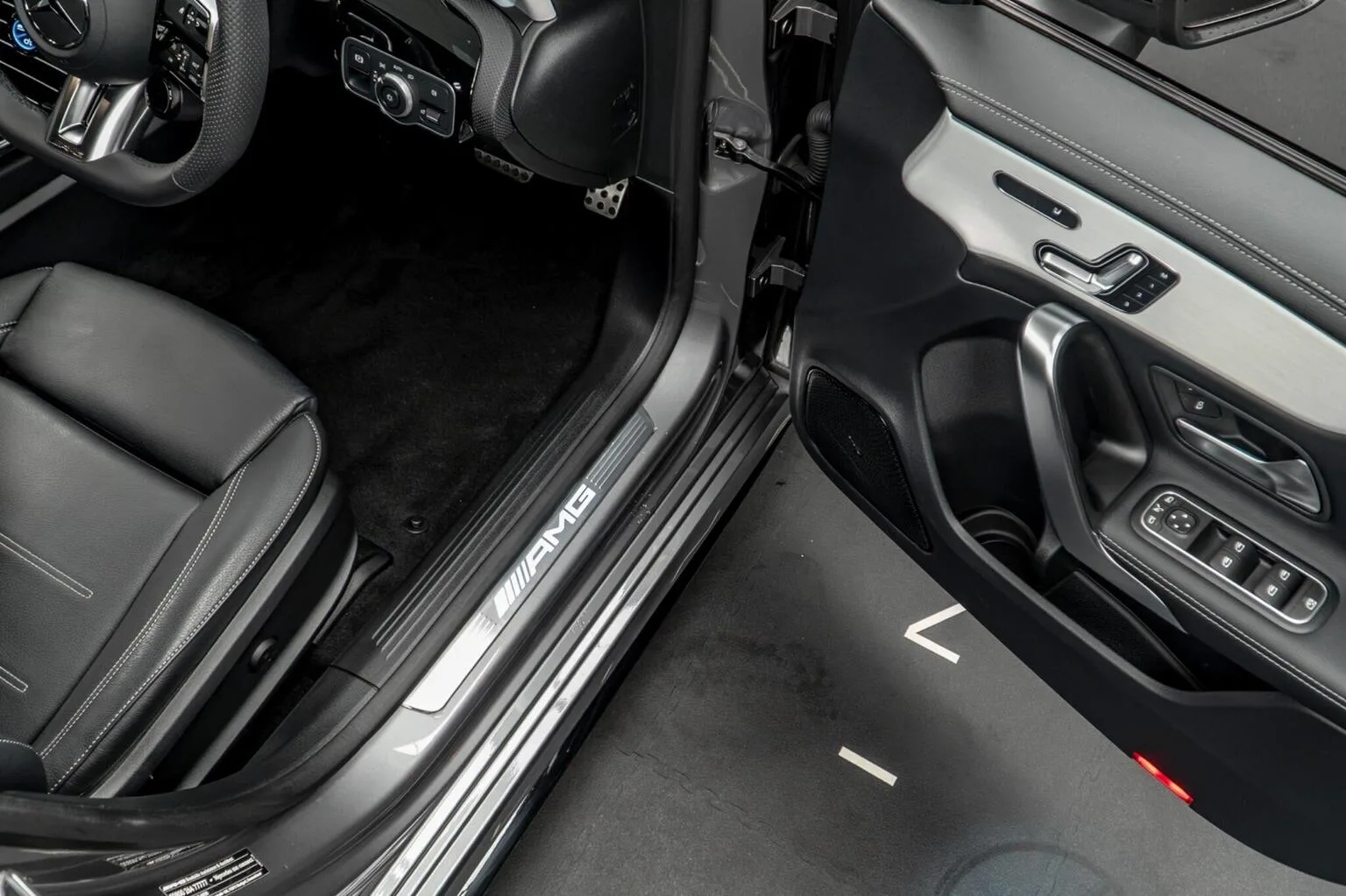 2024 Mercedes-AMG A 35 Premium Plus, 28/30