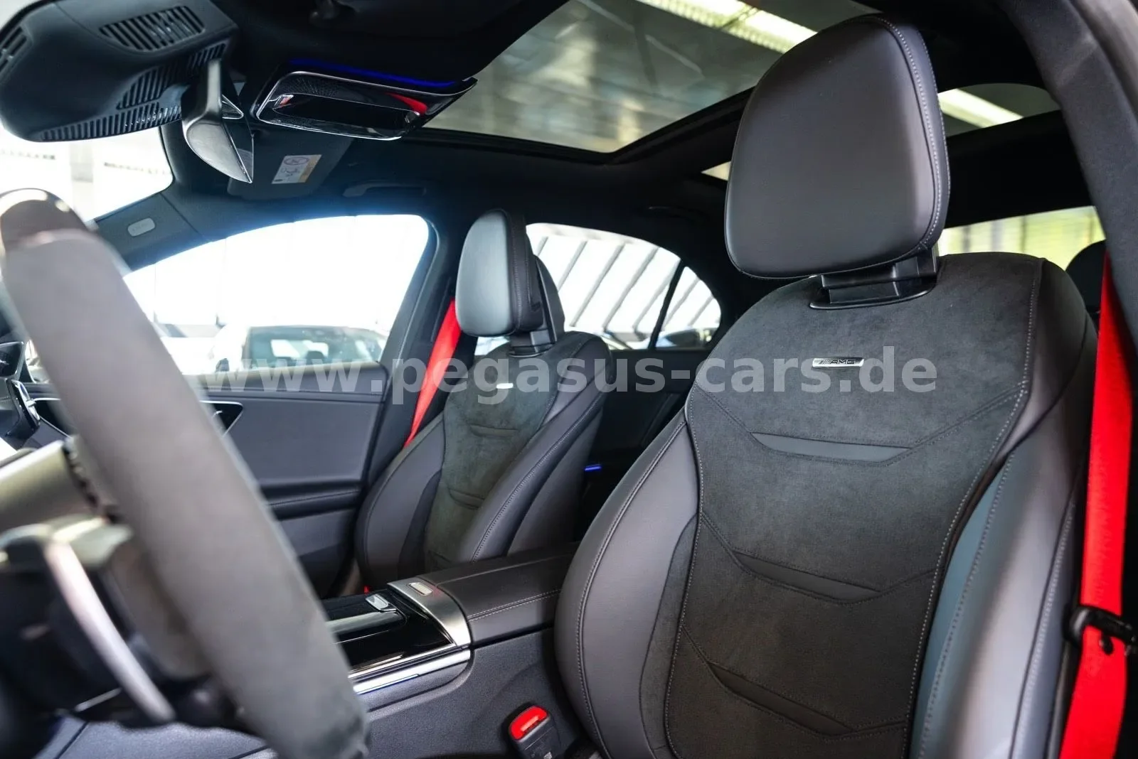 2024 Mercedes-AMG C 63 S E Performance, 2/30