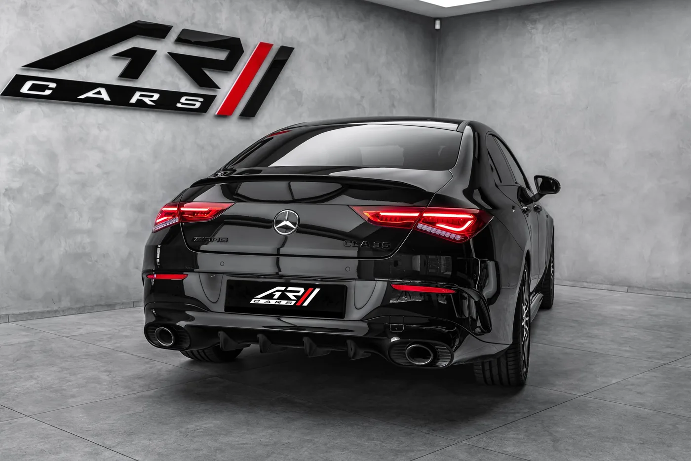 2024 Mercedes-AMG CLA 35 4MATIC proposée par un concessionnaire spécialisé à Ostrava, Tchéquie, photo 6 sur 23