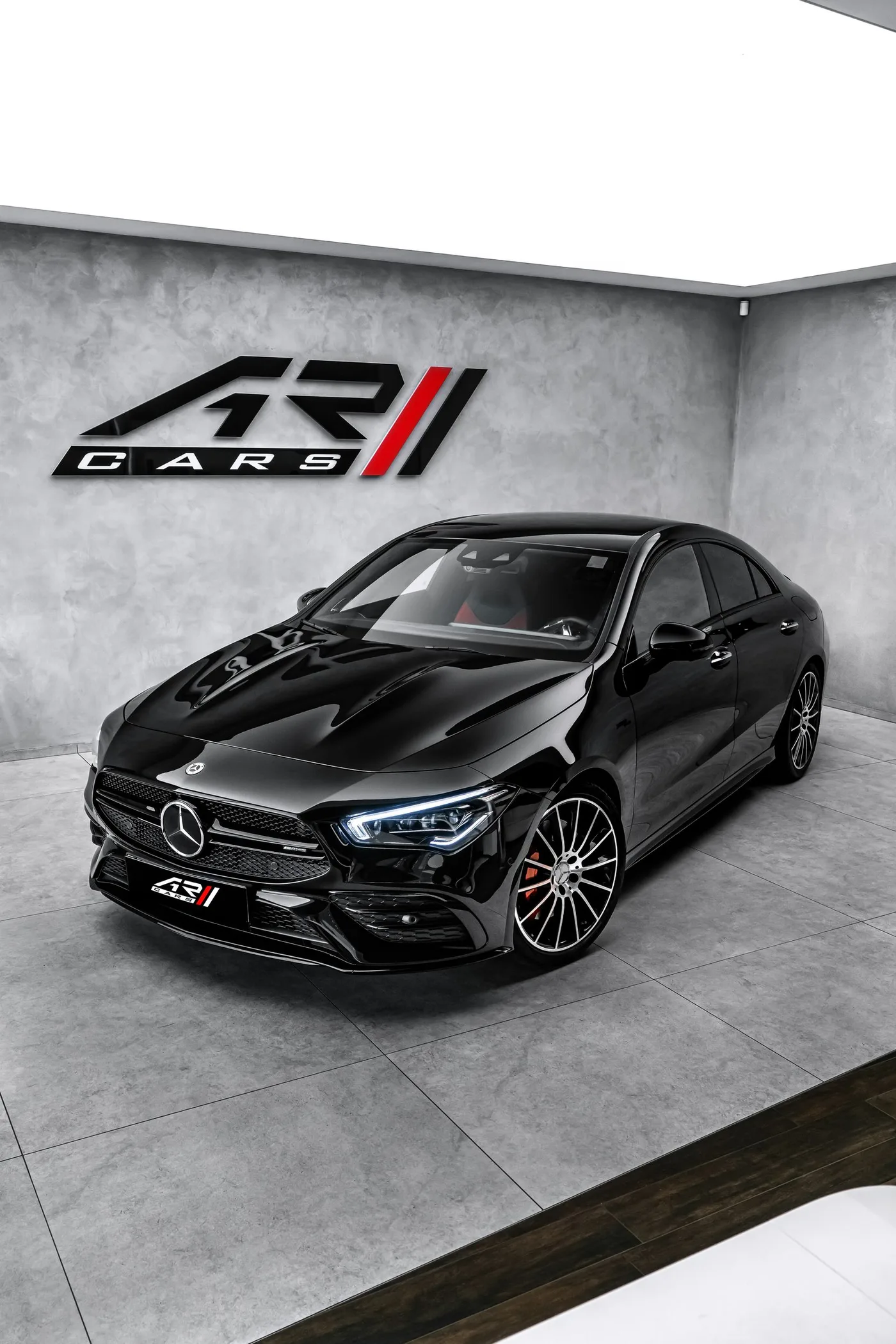 2024 Mercedes-AMG CLA 35 4MATIC proposée par un concessionnaire spécialisé à Ostrava, Tchéquie, photo 8 sur 23