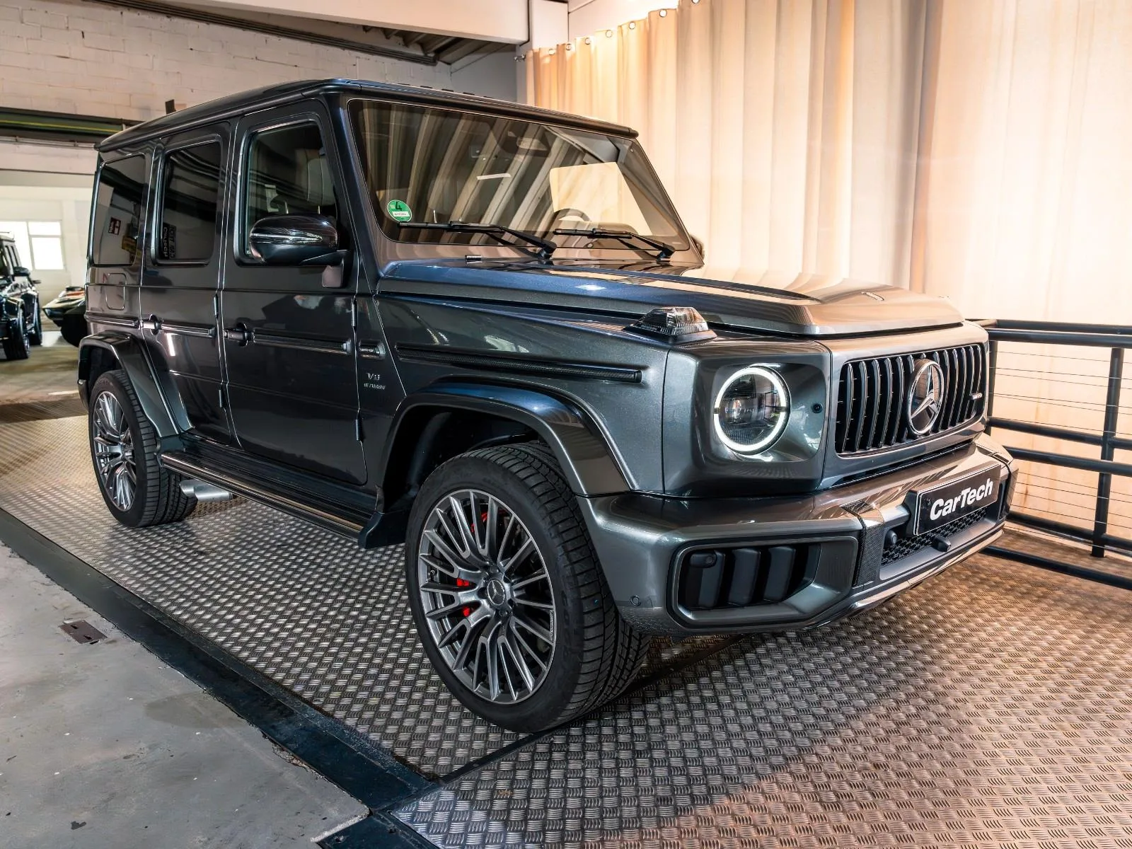2024 Mercedes-AMG G 63 MANUFAKTUR offered by a specialist dealer in Ismaning, Germany, main photo