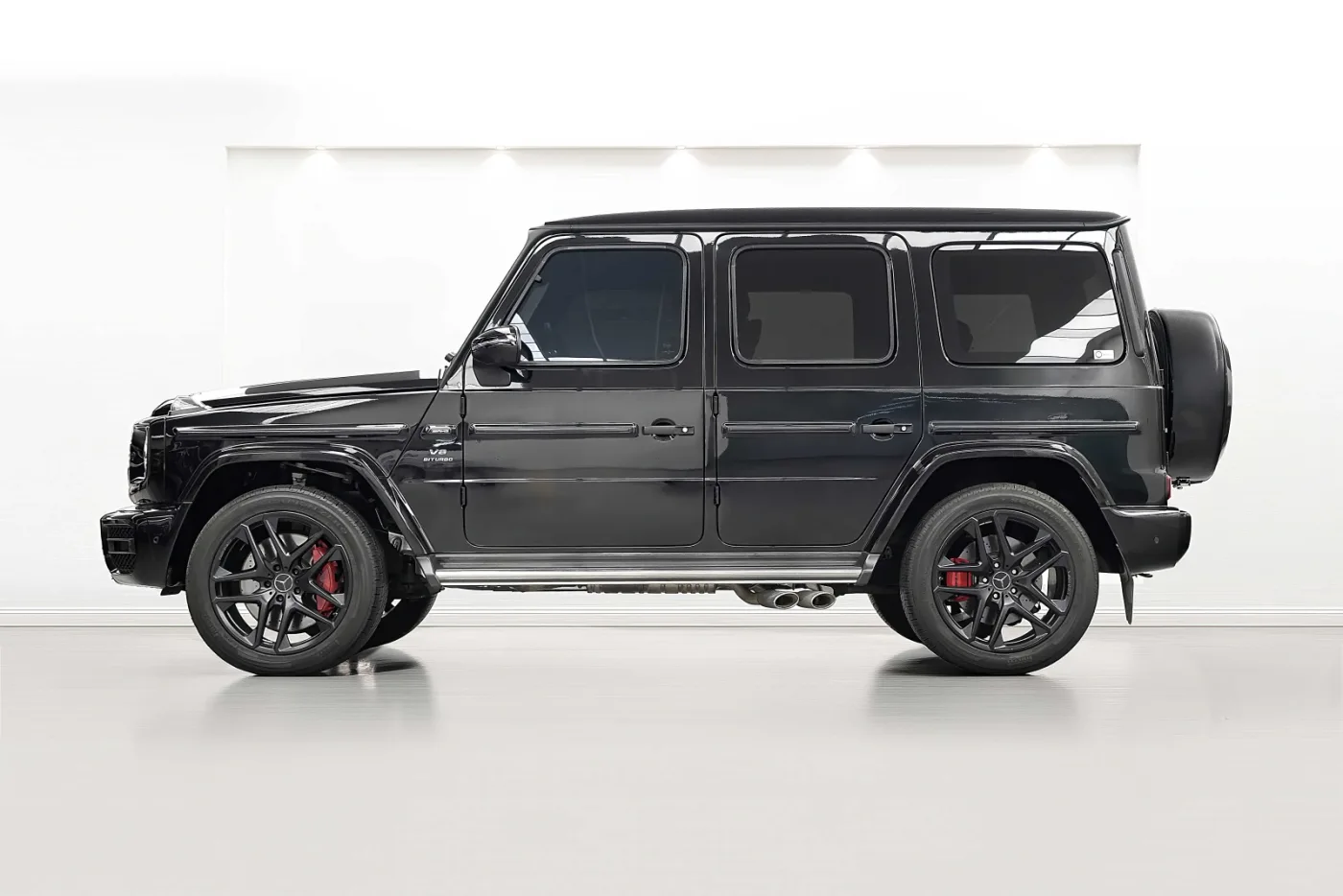 2024 Mercedes-AMG G 63 offered by a specialist dealer in Dubai, United Arab Emirates, photo 3 of 10