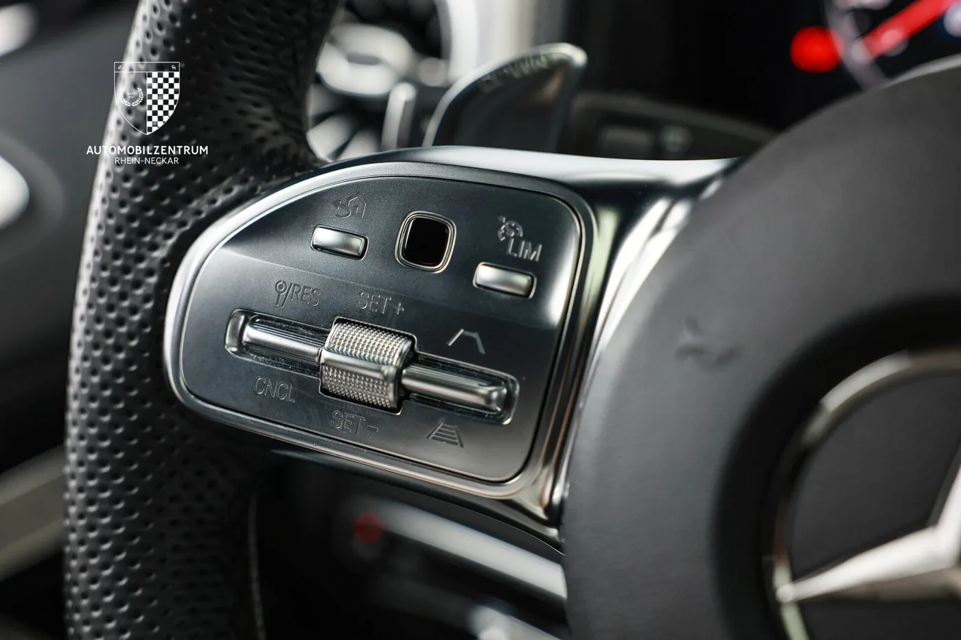 2024 Mercedes-AMG G 63 Superior offered by a supercar dealer in Viernheim, Germany, photo 23 of 25