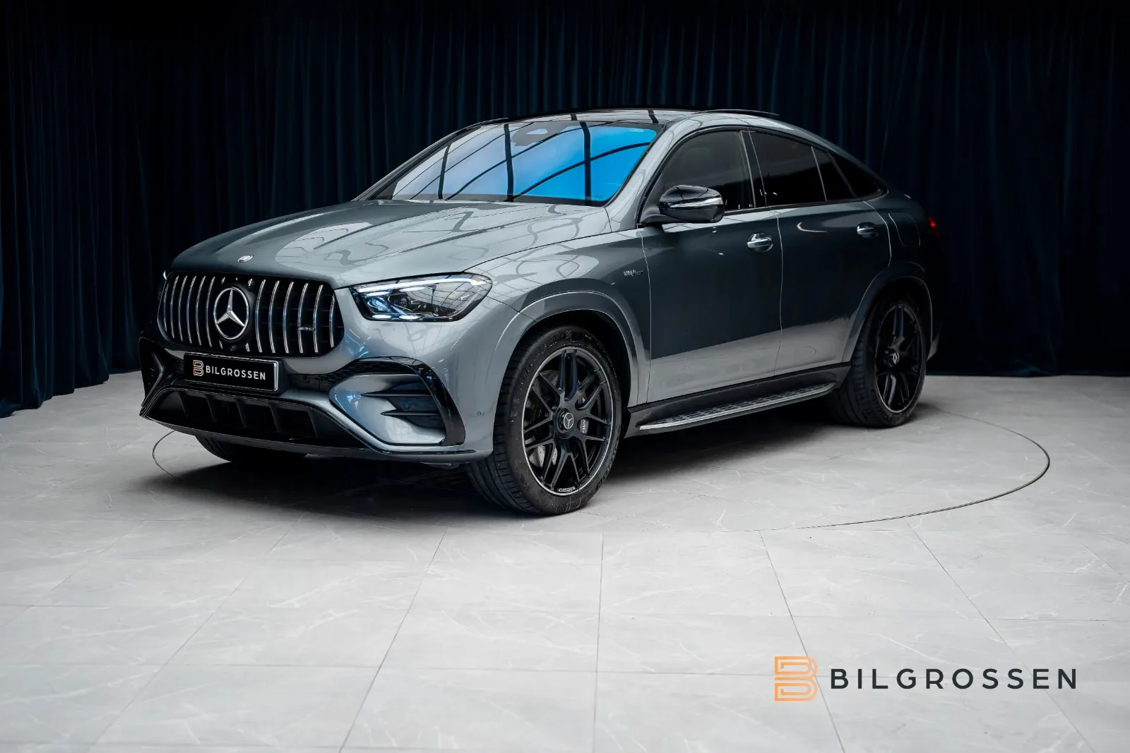 2024 Mercedes-AMG GLE 53 Coupé Hybrid 4MATIC+ proposée par un concessionnaire spécialisé à Täby, Suède, photo principale