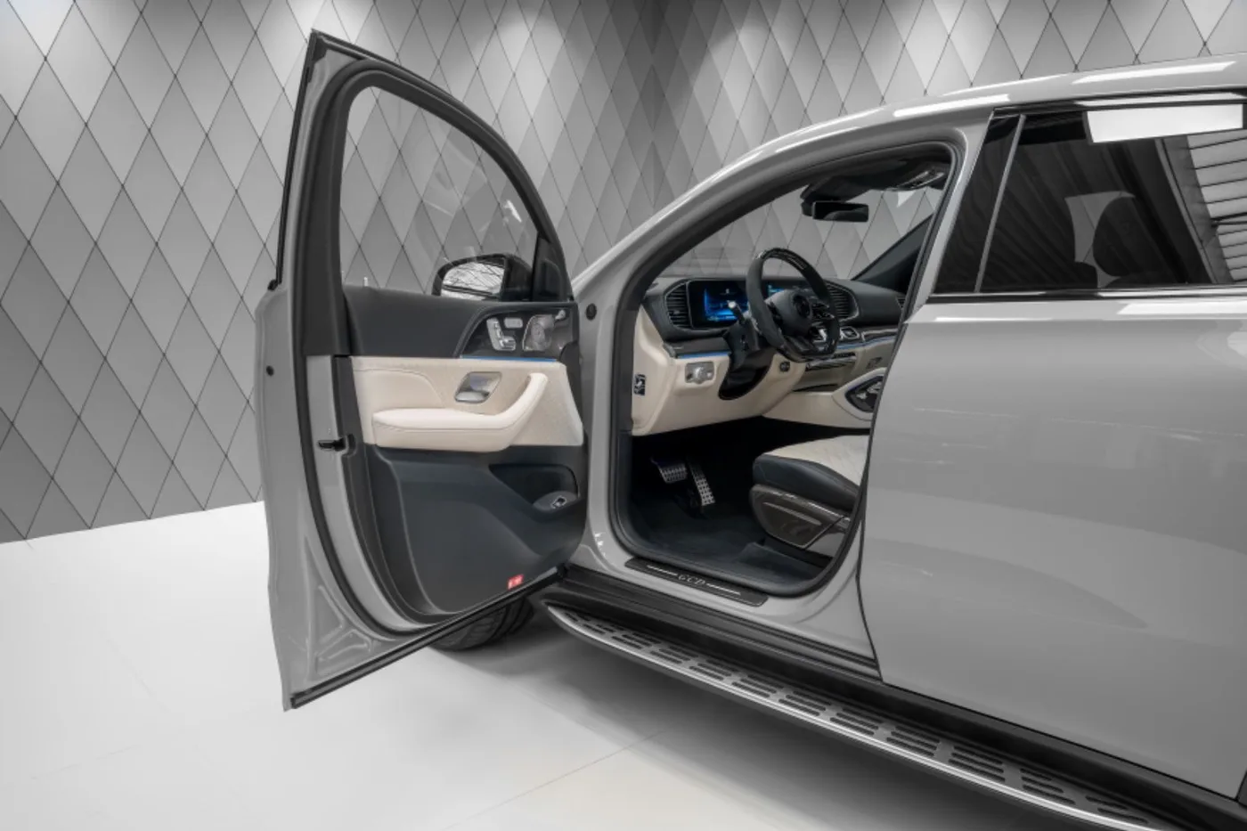 2024 Mercedes-AMG GLE 63 Coupé proposée par un spécialiste de la supercar à Schenefeld, Allemagne, photo 13 sur 20