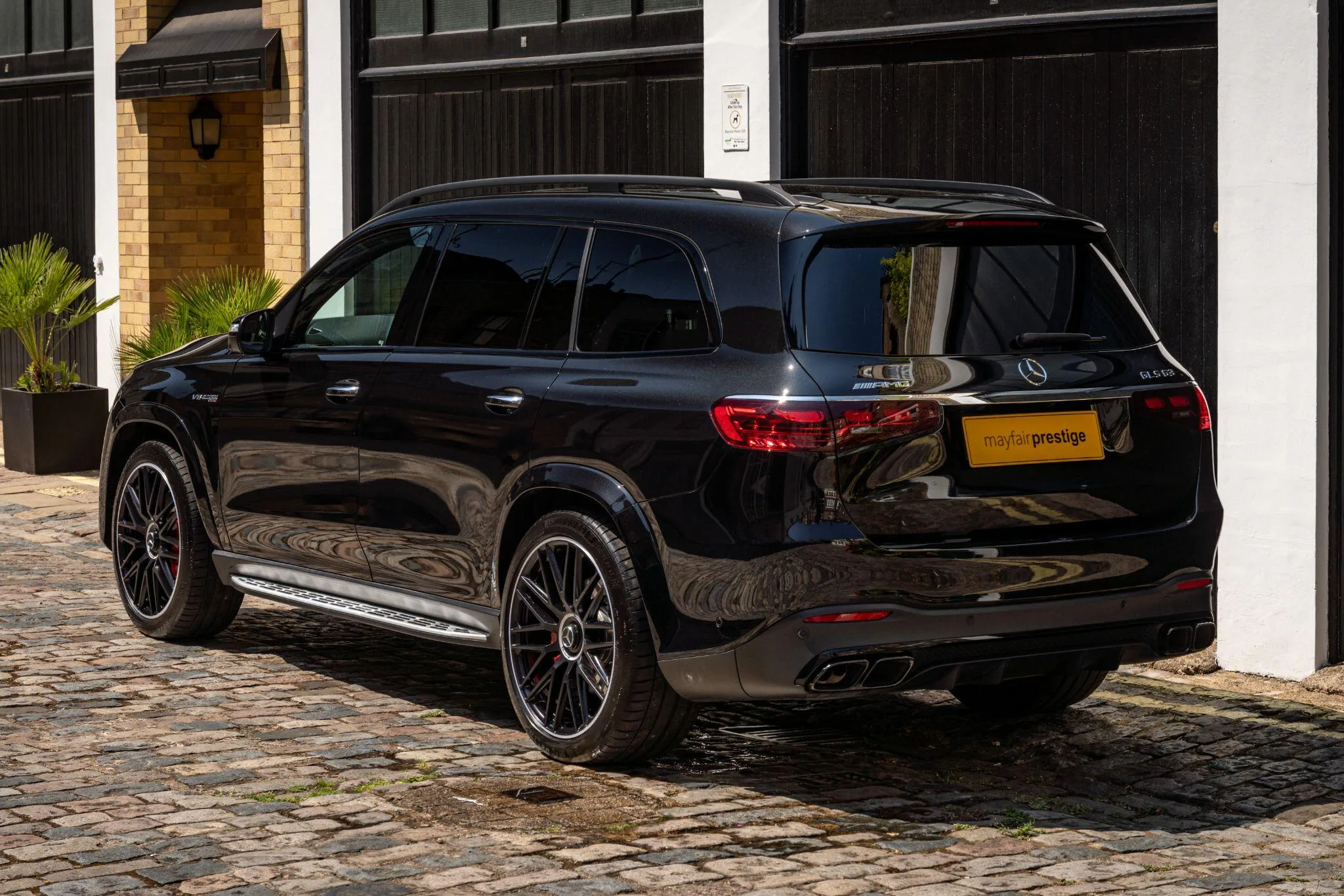 2024 Mercedes-AMG GLS 63 Night Edition, 4/30