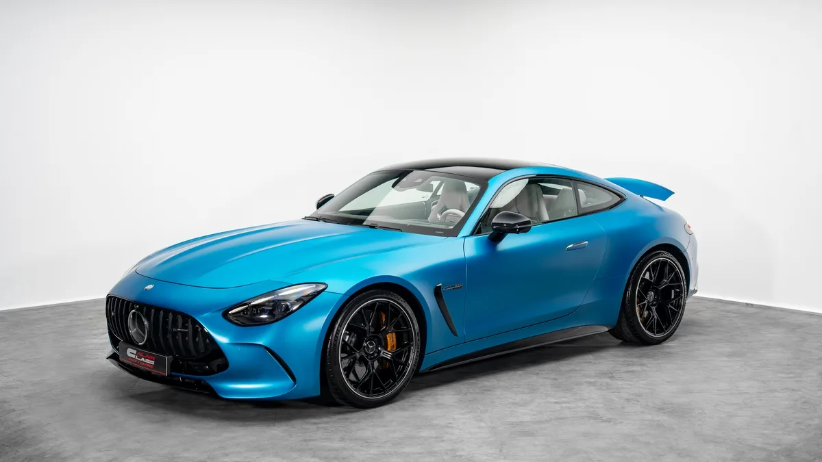 2024 Mercedes-AMG GT 63 4MATIC+ proposée par un concessionnaire spécialisé à Dubai, Émirats arabes unis, photo 2 sur 25