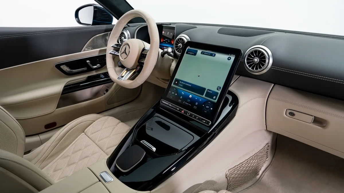 2024 Mercedes-AMG GT 63 4MATIC+ proposée par un concessionnaire spécialisé à Dubai, Émirats arabes unis, photo 15 sur 25
