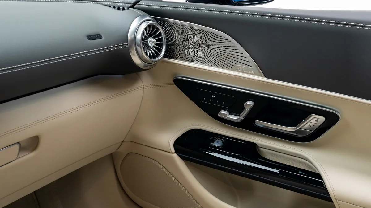 2024 Mercedes-AMG GT 63 4MATIC+ proposée par un concessionnaire spécialisé à Dubai, Émirats arabes unis, photo 18 sur 25